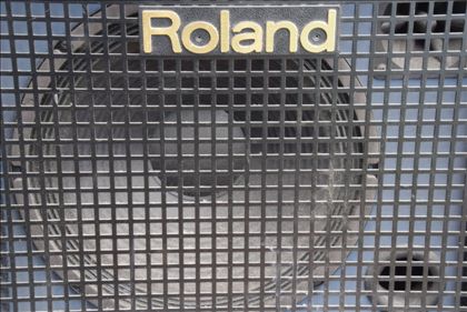 Roland-KC100